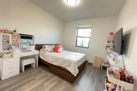 Touwnhouse à vendre à Miami, Floride: 4 chambres, 168.62 m2 № 2010057 - photo 14