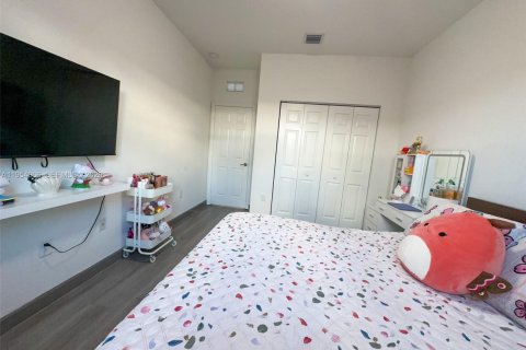 Touwnhouse à vendre à Miami, Floride: 4 chambres, 168.62 m2 № 2010057 - photo 16