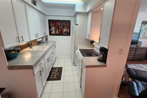 Купить кондоминиум в Дирфилд-Бич, Флорида 1 спальня, 68.56м2, № 2088942 - фото 10