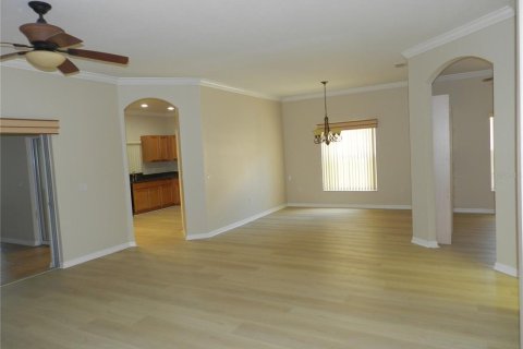 House in Poinciana, Florida 2 bedrooms, 146.23 sq.m. № 2342602 - photo 9