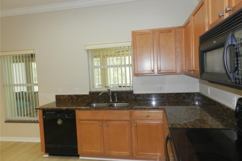 House in Poinciana, Florida 2 bedrooms, 146.23 sq.m. № 2342602 - photo 14