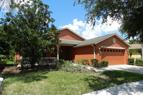 House in Poinciana, Florida 2 bedrooms, 146.23 sq.m. № 2342602 - photo 2