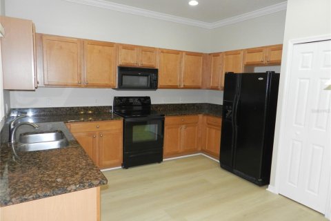 House in Poinciana, Florida 2 bedrooms, 146.23 sq.m. № 2342602 - photo 13