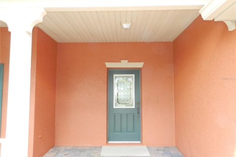 House in Poinciana, Florida 2 bedrooms, 146.23 sq.m. № 2342602 - photo 5