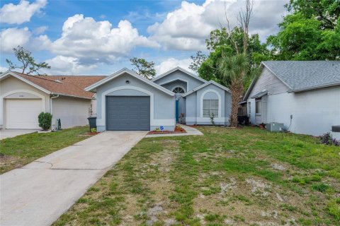 House in Orlando, Florida 3 bedrooms, 106.65 sq.m. № 2101383