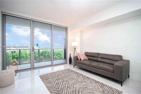 Condo in North Miami Beach, Florida, 2 bedrooms № 1994045 - photo 6