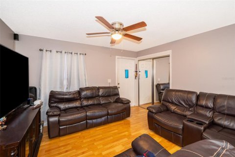 Casa en venta en Orlando, Florida, 4 dormitorios, 123.19 m2 № 1901091 - foto 4