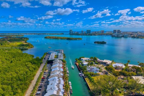 Condo à North Miami, Floride, 1 chambre  № 2032169