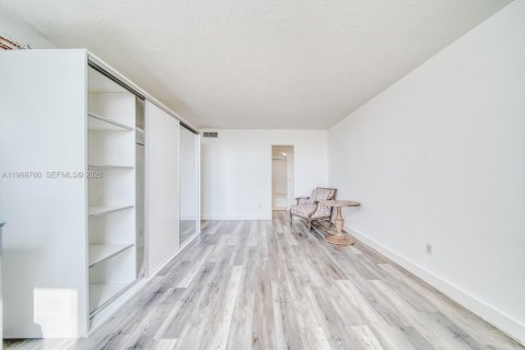 Copropriété à vendre à North Miami, Floride: 1 chambre, 74.88 m2 № 2032169 - photo 15