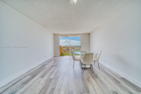 Copropriété à vendre à North Miami, Floride: 1 chambre, 74.88 m2 № 2032169 - photo 5