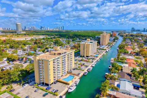 Copropriété à vendre à North Miami, Floride: 1 chambre, 74.88 m2 № 2032169 - photo 27