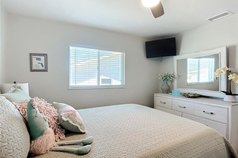 House in Palmetto, Florida 3 bedrooms, 215.9 sq.m. № 1899976 - photo 23