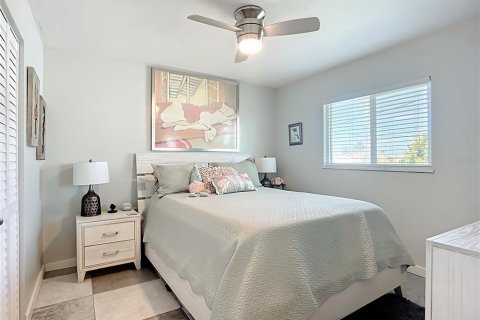 House in Palmetto, Florida 3 bedrooms, 215.9 sq.m. № 1899976 - photo 24