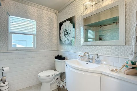House in Palmetto, Florida 3 bedrooms, 215.9 sq.m. № 1899976 - photo 26