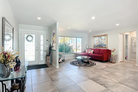 House in Palmetto, Florida 3 bedrooms, 215.9 sq.m. № 1899976 - photo 4