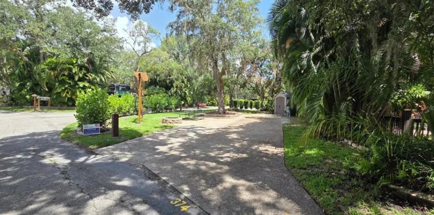 Terreno en River Ranch, Florida № 1785595