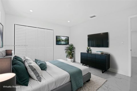 Купить виллу или дом в Пальметто-Бей, Флорида 4 спальни, 194.72м2, № 1958091 - фото 10