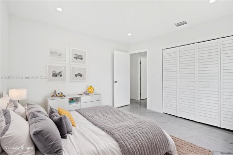 Купить виллу или дом в Пальметто-Бей, Флорида 4 спальни, 194.72м2, № 1958091 - фото 8