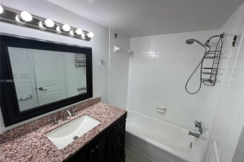 Condominio en venta en Aventura, Florida, 2 dormitorios, 98.29 m2 № 1429917 - foto 12