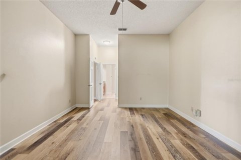 House in Valrico, Florida 4 bedrooms, 221.01 sq.m. № 2112512 - photo 19