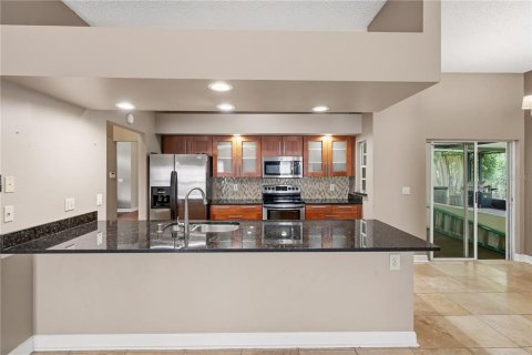 House in Valrico, Florida 4 bedrooms, 221.01 sq.m. № 2112512 - photo 9