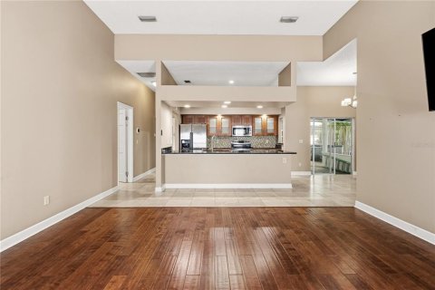 House in Valrico, Florida 4 bedrooms, 221.01 sq.m. № 2112512 - photo 11