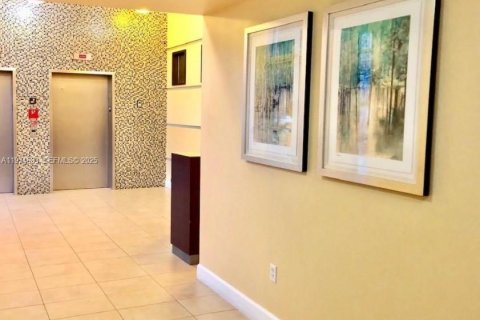 Купить кондоминиум в Майами, Флорида 2 спальни, 88.26м2, № 1992799 - фото 28