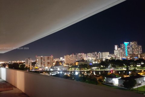 Купить кондоминиум в Майами, Флорида 2 спальни, 88.26м2, № 1992799 - фото 15