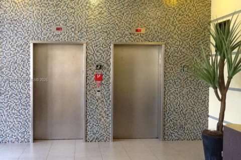 Купить кондоминиум в Майами, Флорида 2 спальни, 88.26м2, № 1992799 - фото 25