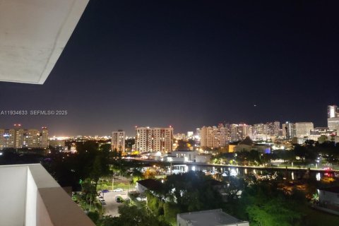 Купить кондоминиум в Майами, Флорида 2 спальни, 88.26м2, № 1992799 - фото 16