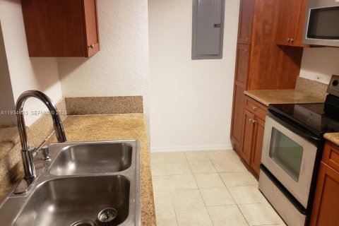 Купить кондоминиум в Майами, Флорида 2 спальни, 88.26м2, № 1992799 - фото 11