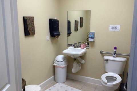 Immobilier commercial à louer à North Port, Floride: 91.23 m2 № 2108485 - photo 6