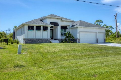 House in Placida, Florida 3 bedrooms, 198.25 sq.m. № 1876051 - photo 3