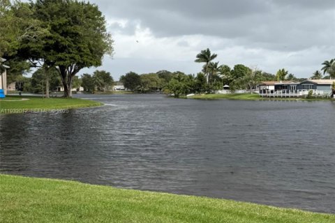 Снять в аренду кондоминиум в Пемброк-Пайнс, Флорида 2 спальни, 84.73м2, № 1990553 - фото 13