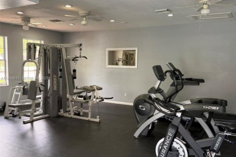 Снять в аренду кондоминиум в Пемброк-Пайнс, Флорида 2 спальни, 84.73м2, № 1990553 - фото 14