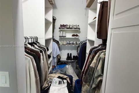 Снять в аренду кондоминиум в Пемброк-Пайнс, Флорида 2 спальни, 84.73м2, № 1990553 - фото 10