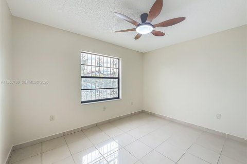 Casa en venta en Miami, Florida, 3 dormitorios, 149.02 m2 № 2007934 - foto 25