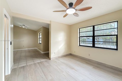 Casa en venta en Miami, Florida, 3 dormitorios, 149.02 m2 № 2007934 - foto 22