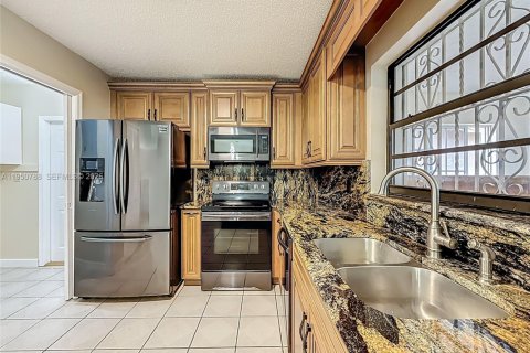 Casa en venta en Miami, Florida, 3 dormitorios, 149.02 m2 № 2007934 - foto 13