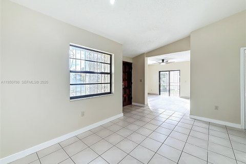 Casa en venta en Miami, Florida, 3 dormitorios, 149.02 m2 № 2007934 - foto 10