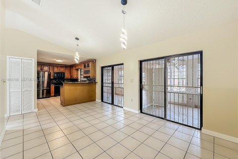 Casa en venta en Miami, Florida, 3 dormitorios, 149.02 m2 № 2007934 - foto 17