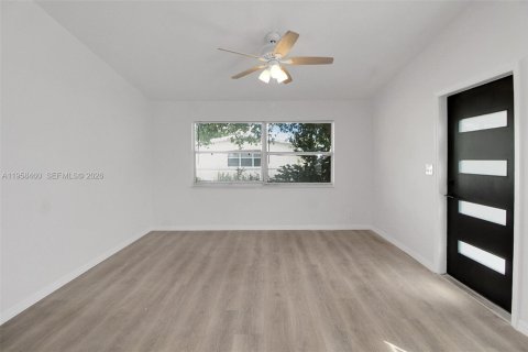 Villa ou maison à vendre à Fort Lauderdale, Floride: 3 chambres, 91.42 m2 № 2020801 - photo 4