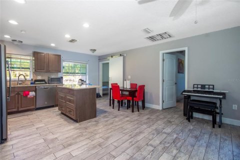 Casa en venta en Spring Hill, Florida, 3 dormitorios, 110.18 m2 № 2237234 - foto 11
