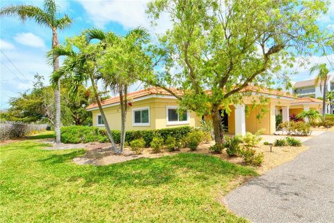 House in Longboat Key, Florida 2 bedrooms, 100.71 sq.m. № 1723390 - photo 3