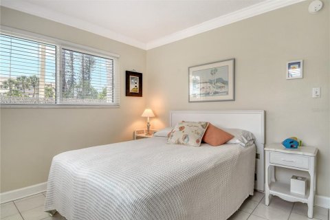 House in Longboat Key, Florida 2 bedrooms, 100.71 sq.m. № 1723390 - photo 21