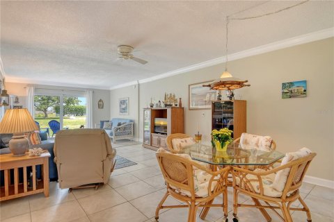 House in Longboat Key, Florida 2 bedrooms, 100.71 sq.m. № 1723390 - photo 7