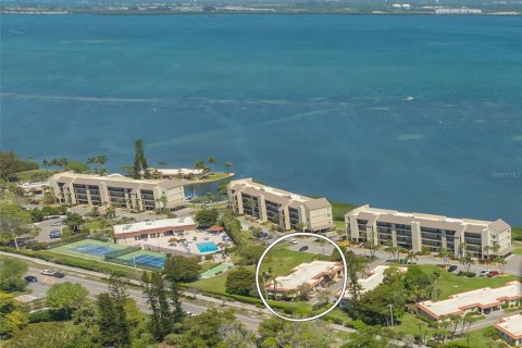 House in Longboat Key, Florida 2 bedrooms, 100.71 sq.m. № 1723390 - photo 26