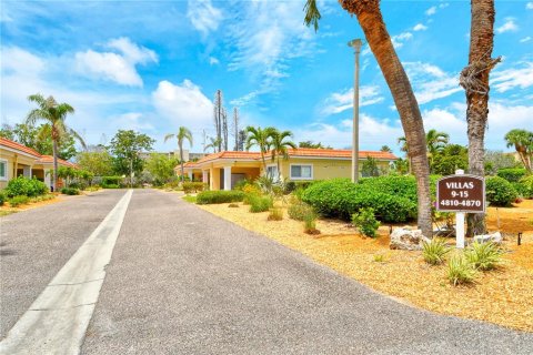 House in Longboat Key, Florida 2 bedrooms, 100.71 sq.m. № 1723390 - photo 2