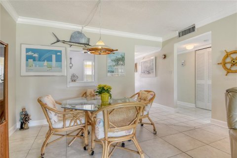 House in Longboat Key, Florida 2 bedrooms, 100.71 sq.m. № 1723390 - photo 8