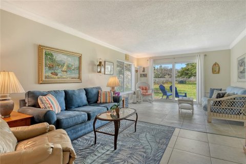 House in Longboat Key, Florida 2 bedrooms, 100.71 sq.m. № 1723390 - photo 12